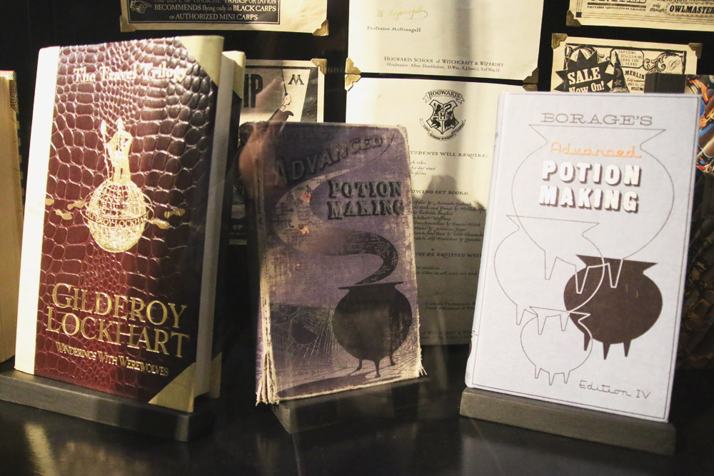 Harry Potter Warner Bros Studio Tour London Books