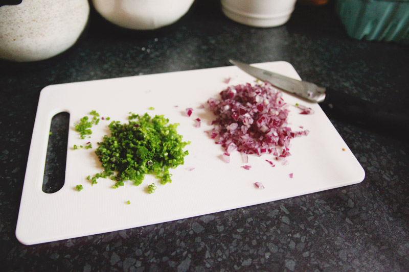 Red Onion & Chive Bagels