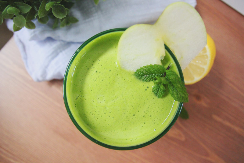 Celery, Cucumber, Apple, Lemon & Mint Juicing Recipe