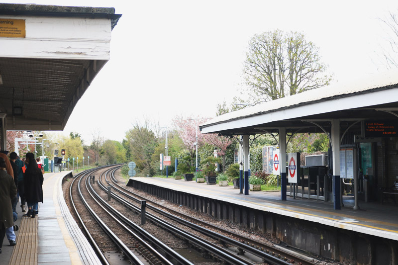 London, Kew Gardens Underground Station