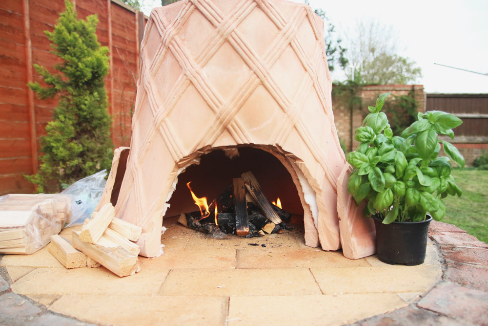 DIY: Plantpot Pizza Oven